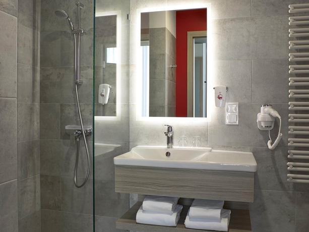 Imagen de la habitación del Hotel Ibis Styles Warszawa City. Foto 9