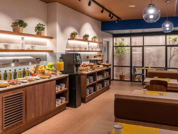 Imagen del bar/restaurante del Hotel Ibis Styles Zaragoza Centro. Foto 3