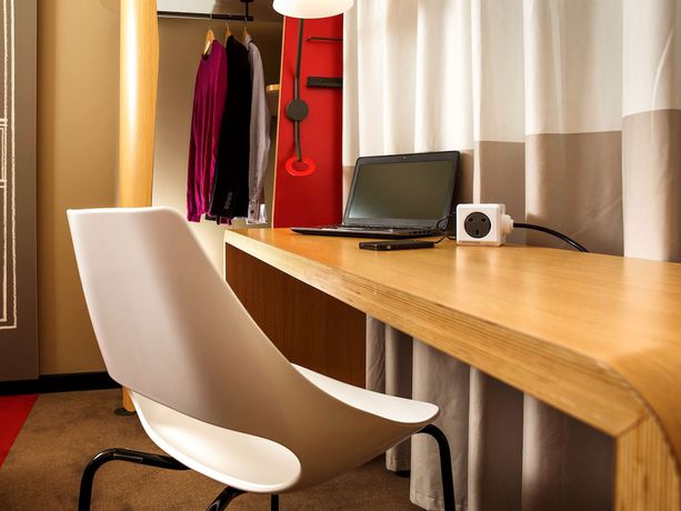 Imagen de la habitación del Hotel Ibis Swansea. Foto 2