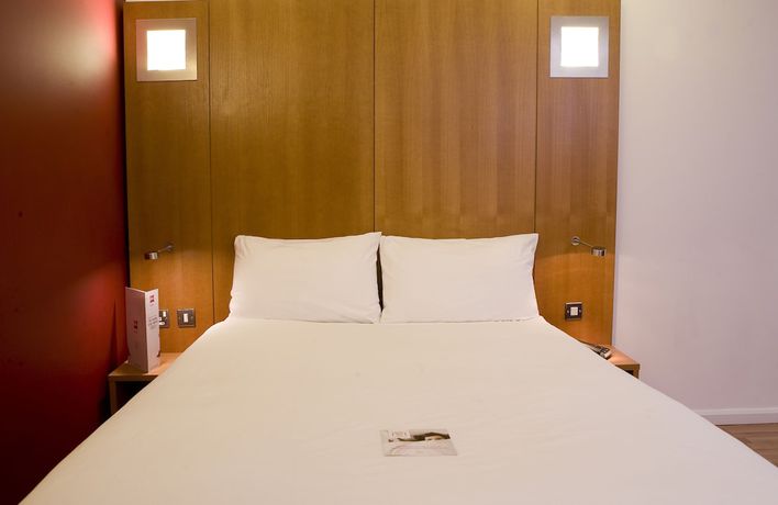Imagen de la habitación del Hotel Ibis Swansea. Foto 3