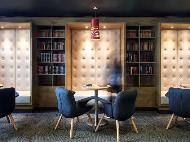 Imagen de los interiores del Hotel Ibis Swansea. Foto 12