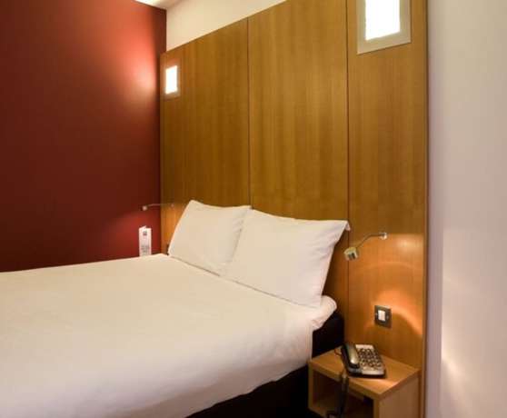 Imagen de la habitación del Hotel Ibis Swansea. Foto 9