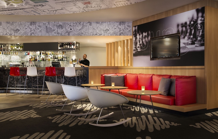 Imagen del bar/restaurante del Hotel Ibis Sydney Airport. Foto 4