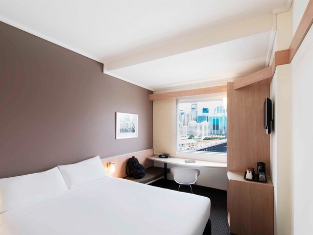 Imagen de la habitación del Hotel Ibis Sydney Darling Harbour. Foto 10