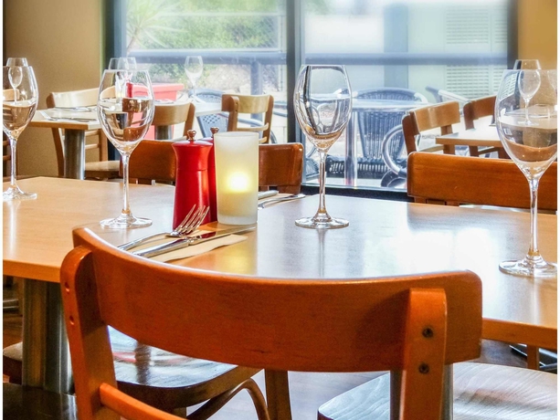 Imagen del bar/restaurante del Hotel Ibis Sydney Thornleigh. Foto 8