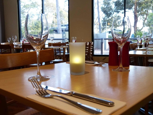 Imagen del bar/restaurante del Hotel Ibis Sydney Thornleigh. Foto 10