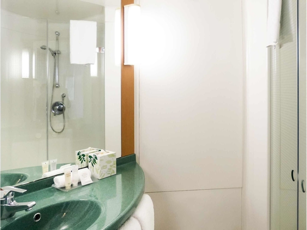 Imagen de la habitación del Hotel Ibis Sydney Thornleigh. Foto 16