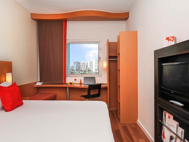 Imagen de la habitación del Hotel Ibis Tanger City Center. Foto 16