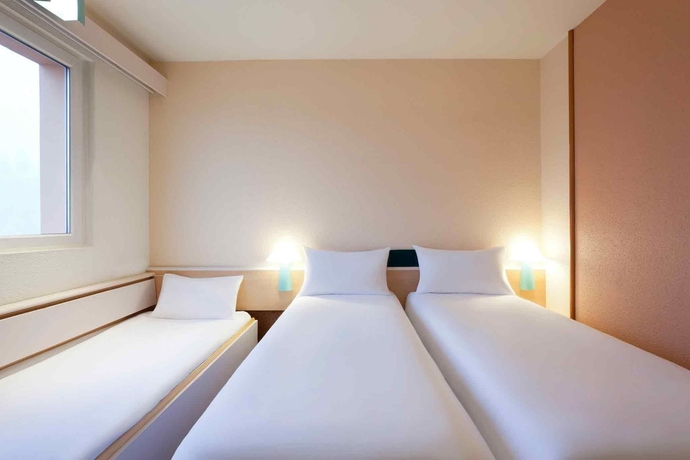 Imagen de la habitación del Hotel Ibis Tarbes Odos. Foto 8