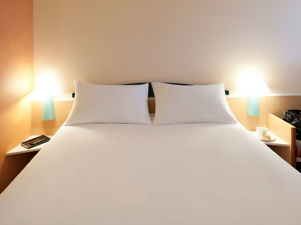 Imagen de la habitación del Hotel Ibis Tarbes Odos. Foto 15