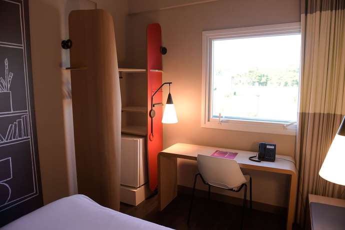 Imagen de la habitación del Hotel Ibis Tatu&iacute;. Foto 5