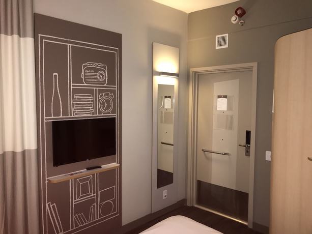 Imagen de la habitación del Hotel Ibis Tatu&iacute;. Foto 10