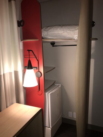 Imagen de la habitación del Hotel Ibis Tatu&iacute;. Foto 11
