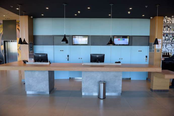 Imagen de los interiores del Hotel Ibis Tatu&iacute;. Foto 20