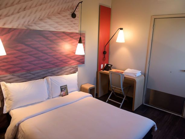 Imagen de la habitación del Hotel Ibis Tatu&iacute;. Foto 13