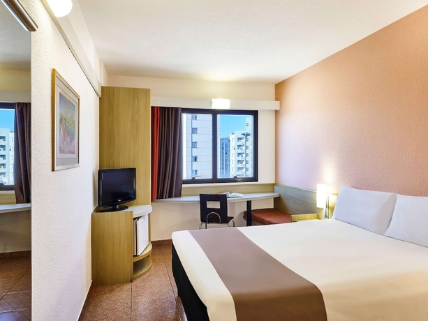 Imagen de la habitación del Hotel Ibis Taubate. Foto 6