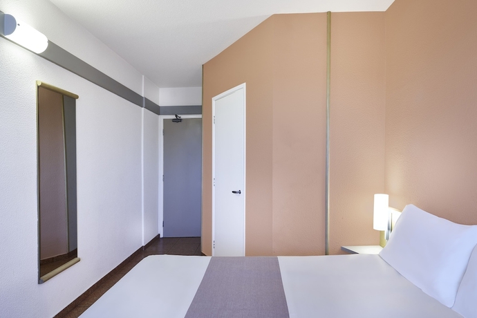 Imagen de la habitación del Hotel Ibis Taubate. Foto 7