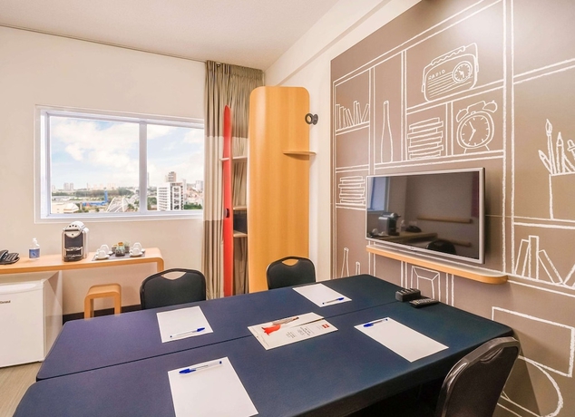 Imagen de la habitación del Hotel Ibis Taubate. Foto 16
