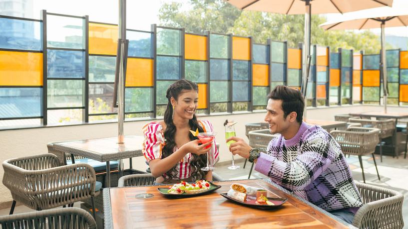 Imagen del bar/restaurante del Hotel Ibis Thane. Foto 3