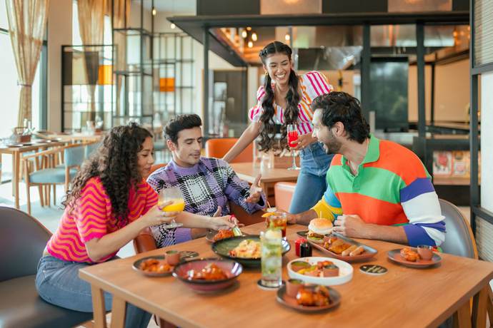 Imagen del bar/restaurante del Hotel Ibis Thane. Foto 4