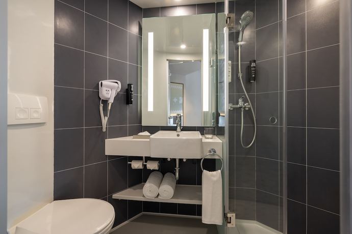 Imagen de la habitación del Hotel Ibis Thane. Foto 15