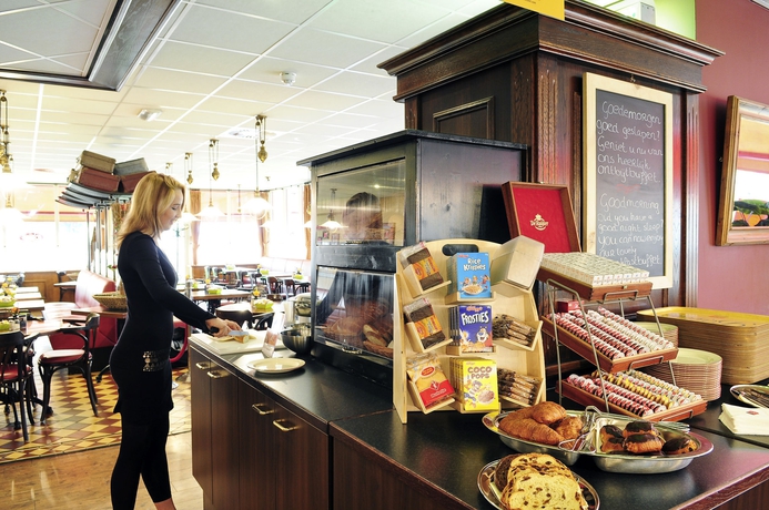 Imagen del bar/restaurante del Hotel Ibis Tilburg. Foto 8