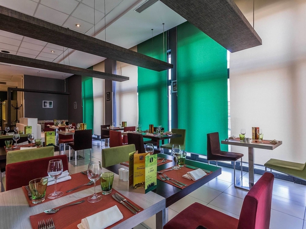 Imagen del bar/restaurante del Hotel Ibis Tlemcen. Foto 5