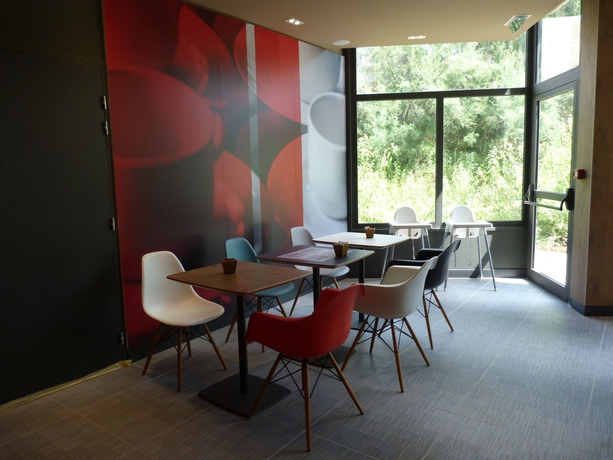 Imagen del bar/restaurante del Hotel Ibis Toulon La Seyne Sur Mer. Foto 7