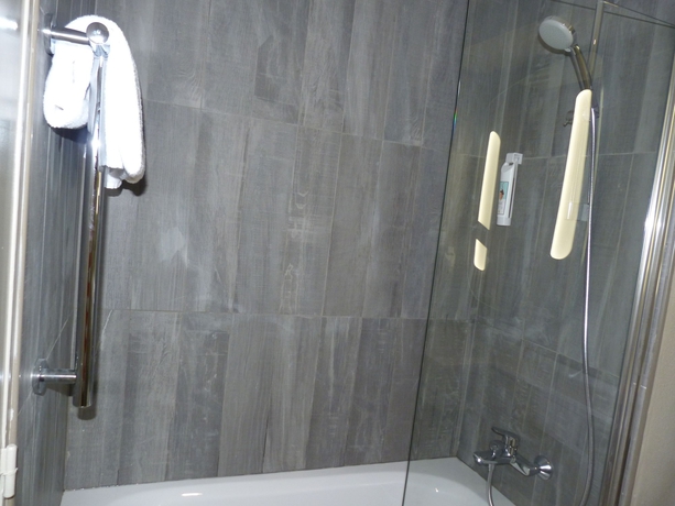 Imagen de la habitación del Hotel Ibis Toulon La Seyne Sur Mer. Foto 14