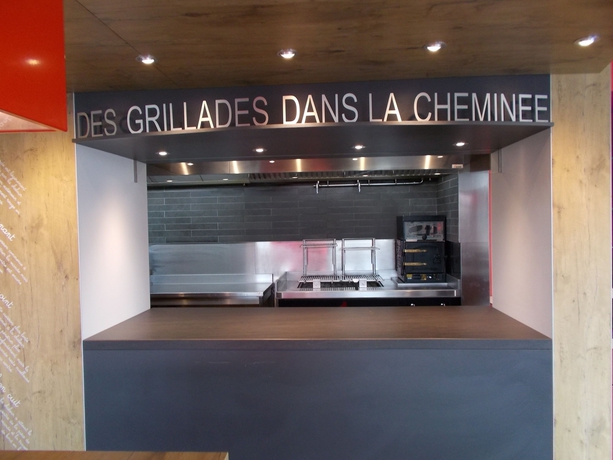 Imagen del bar/restaurante del Hotel Ibis Toulon La Valette. Foto 3