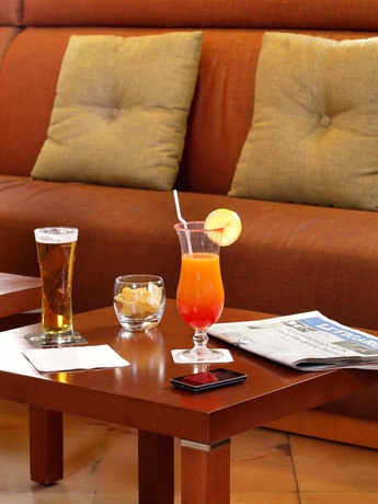 Imagen del bar/restaurante del Hotel Ibis Toulouse Gare Matabiau. Foto 8