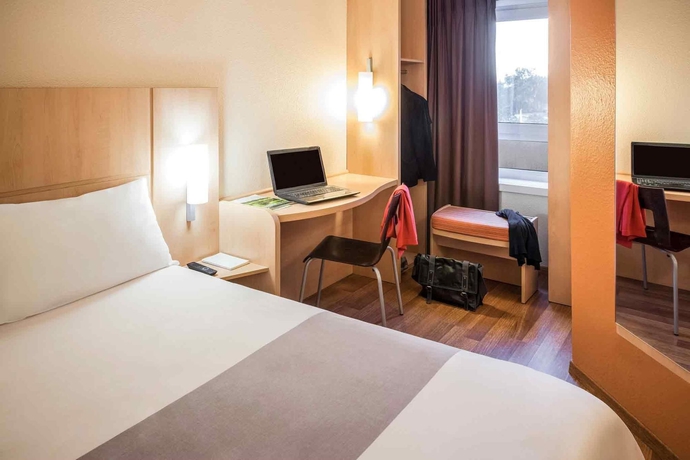Imagen de la habitación del Hotel Ibis Toulouse Ponts Jumeaux. Foto 10