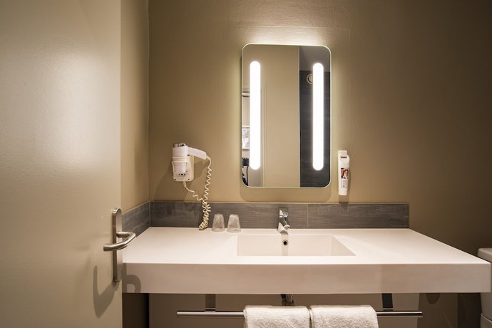 Imagen de la habitación del Hotel Ibis Tour Montparnasse 15eme. Foto 19