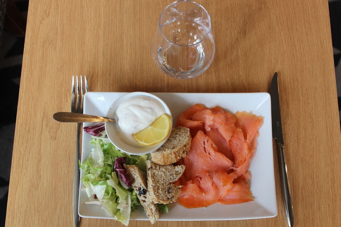 Imagen del bar/restaurante del Hotel Ibis Tours Centre Giraudeau. Foto 9