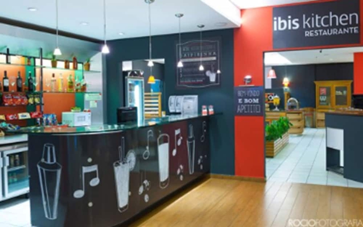 Imagen del bar/restaurante del Hotel Ibis Uberlandia. Foto 9
