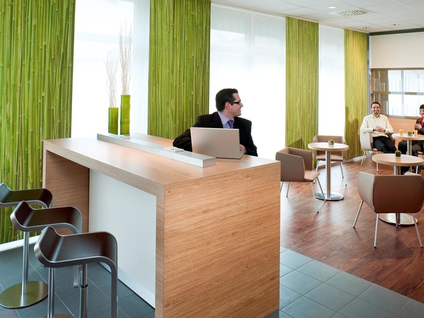 Imagen del bar/restaurante del Hotel Ibis Ulm City. Foto 11