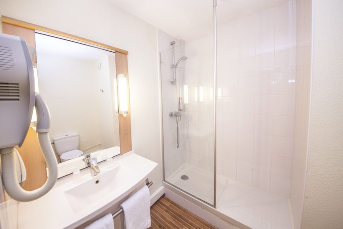 Imagen de la habitación del Hotel Ibis Valenciennes. Foto 18
