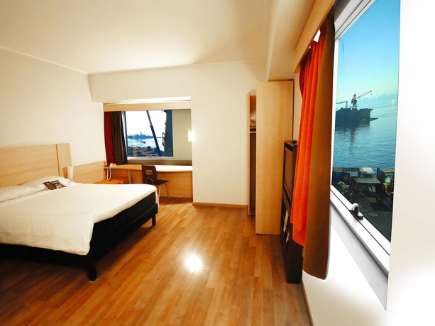 Imagen de la habitación del Hotel Ibis Valparaiso. Foto 13