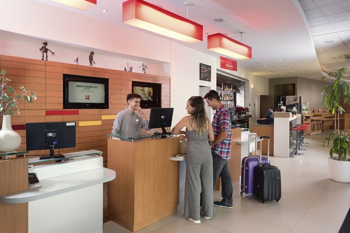 Imagen de los interiores del Hotel Ibis Valparaiso. Foto 18