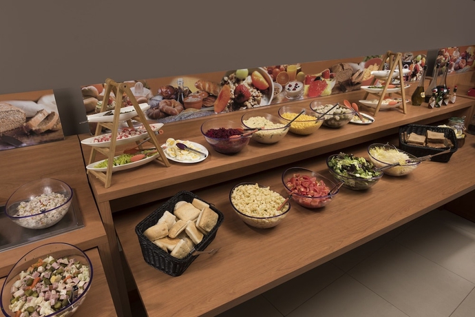 Imagen del bar/restaurante del Hotel Ibis Valparaiso. Foto 4