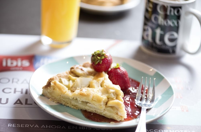 Imagen del bar/restaurante del Hotel Ibis Valparaiso. Foto 8