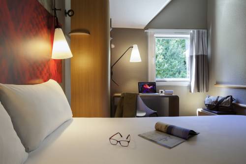 Imagen de la habitación del Hotel Ibis Velizy Jouy-en-josas. Foto 7