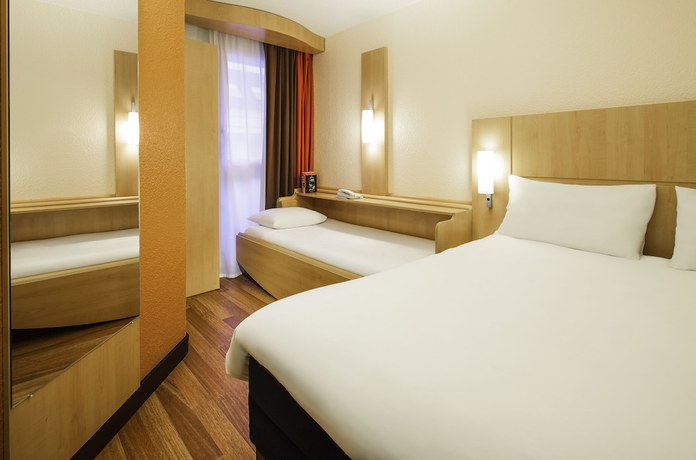 Imagen de la habitación del Hotel Ibis Versailles Chateau. Foto 18