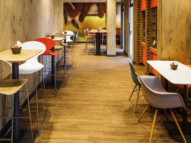 Imagen del bar/restaurante del Hotel Ibis Versailles Chateau. Foto 9