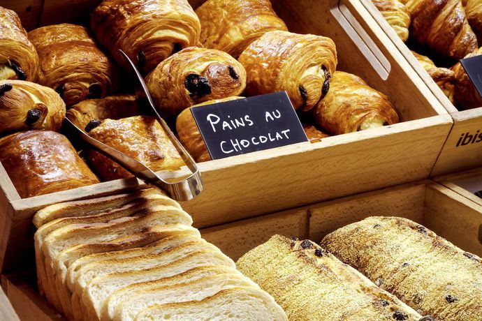 Imagen del bar/restaurante del Hotel Ibis Versailles Chateau. Foto 14