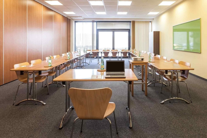 Imagen de los interiores del Hotel Ibis Vienna Airport. Foto 15