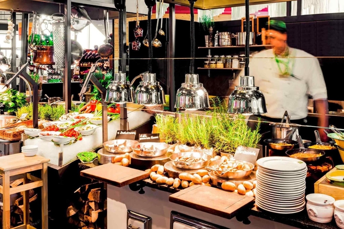 Imagen del bar/restaurante del Hotel Ibis Vienna Airport. Foto 5