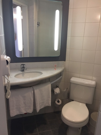 Imagen de la habitación del Hotel Ibis Vitoria Aeroporto. Foto 17