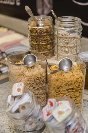 Imagen del bar/restaurante del Hotel Ibis Vitoria Praia De Camburi. Foto 7