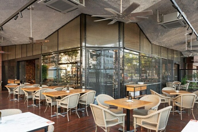 Imagen del bar/restaurante del Hotel Ibis Vitoria Praia Do Canto. Foto 16